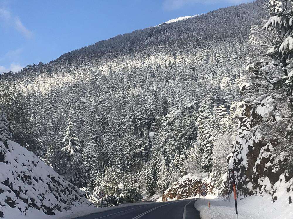 25 santim kar yağdığını duyan Konya yoluna akın etti 25